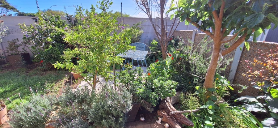 2 Bedroom Property for Sale in Dana Bay Western Cape